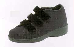 W9021TAFHI-Ambulator Therapeutic Shoe- Chukka Boot Black Velcro Oxford.
